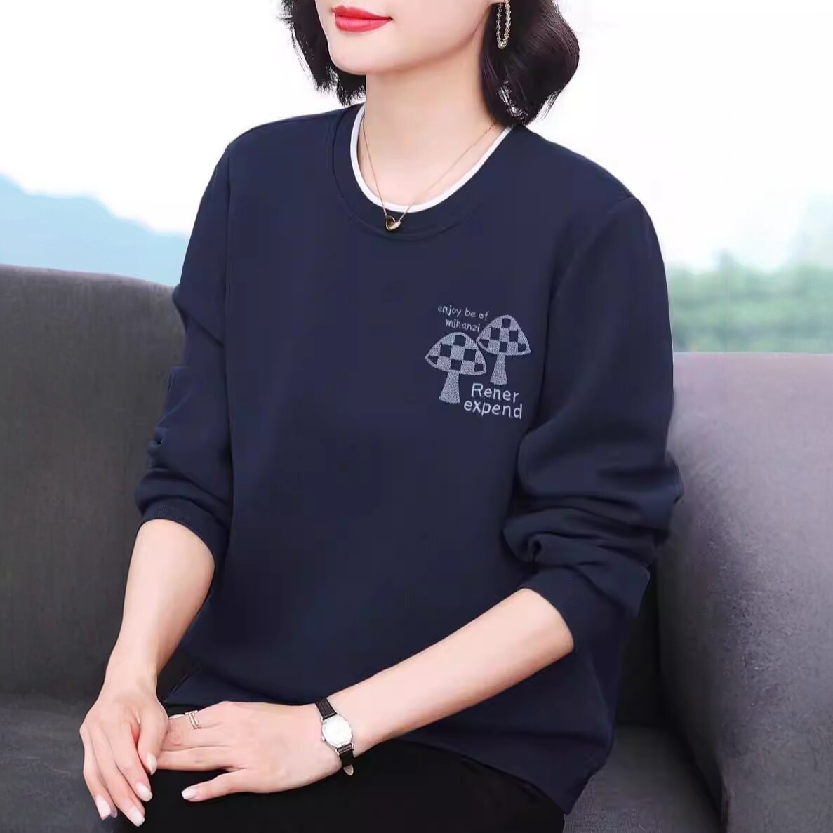 休闲卫衣女宽松百搭t恤外穿春秋2026新款中年妈妈减龄上衣打底衫