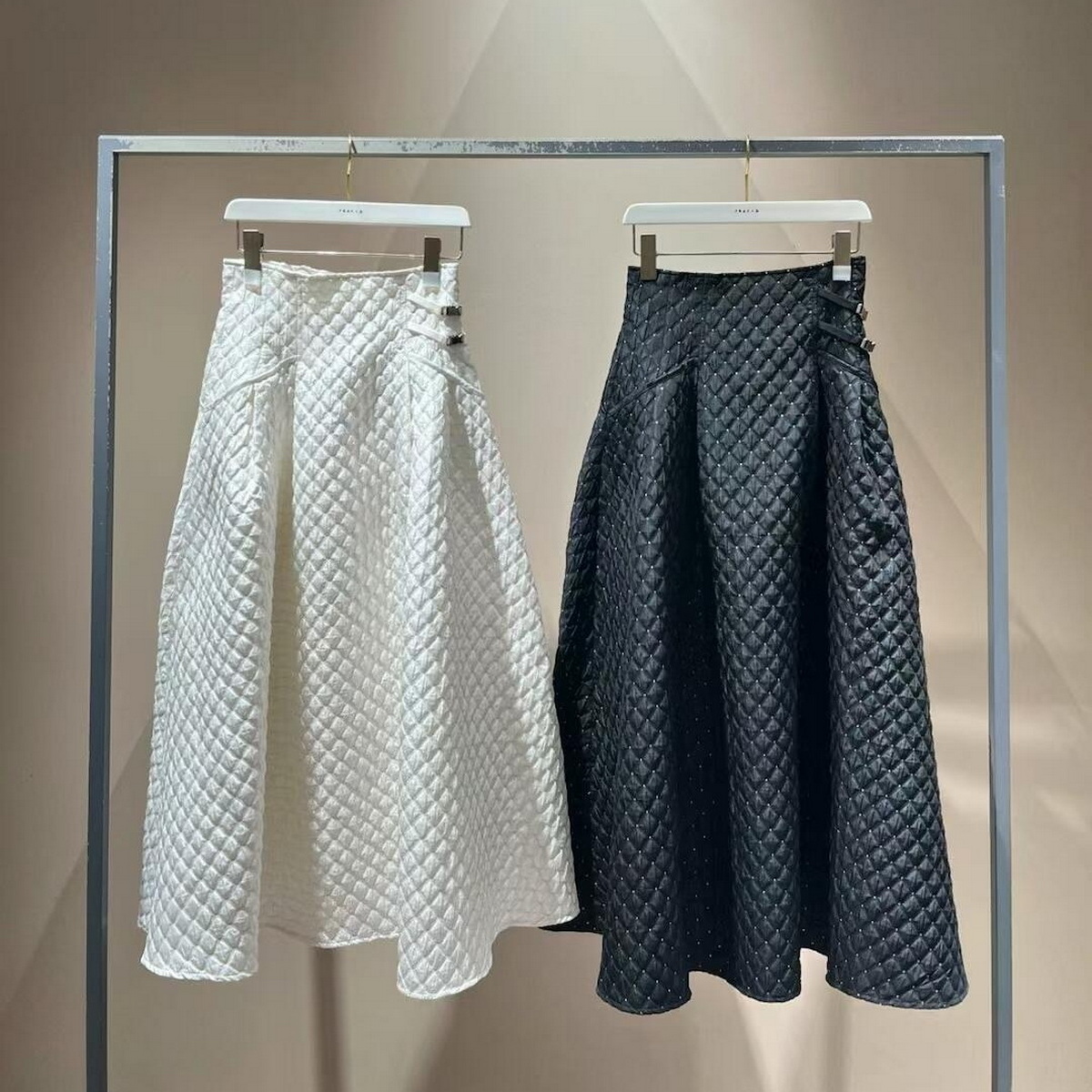 g1650~F家 星辰闪烁 金丝线刺绣菱格高腰百搭压褶大喇叭半身裙