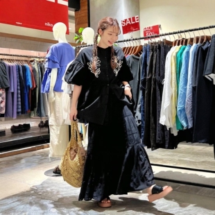 保真！淡色系女子 NK家 轻盈柔软立体盘花高腰线泡泡短袖娃娃衬衫