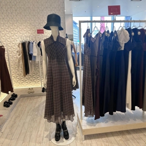 仅4件~Mer家超人气 法式复古 自信优雅主场 扭结领格纹飘逸连衣裙