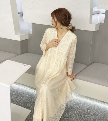 唯美立体蕾丝花边袖V领收腰