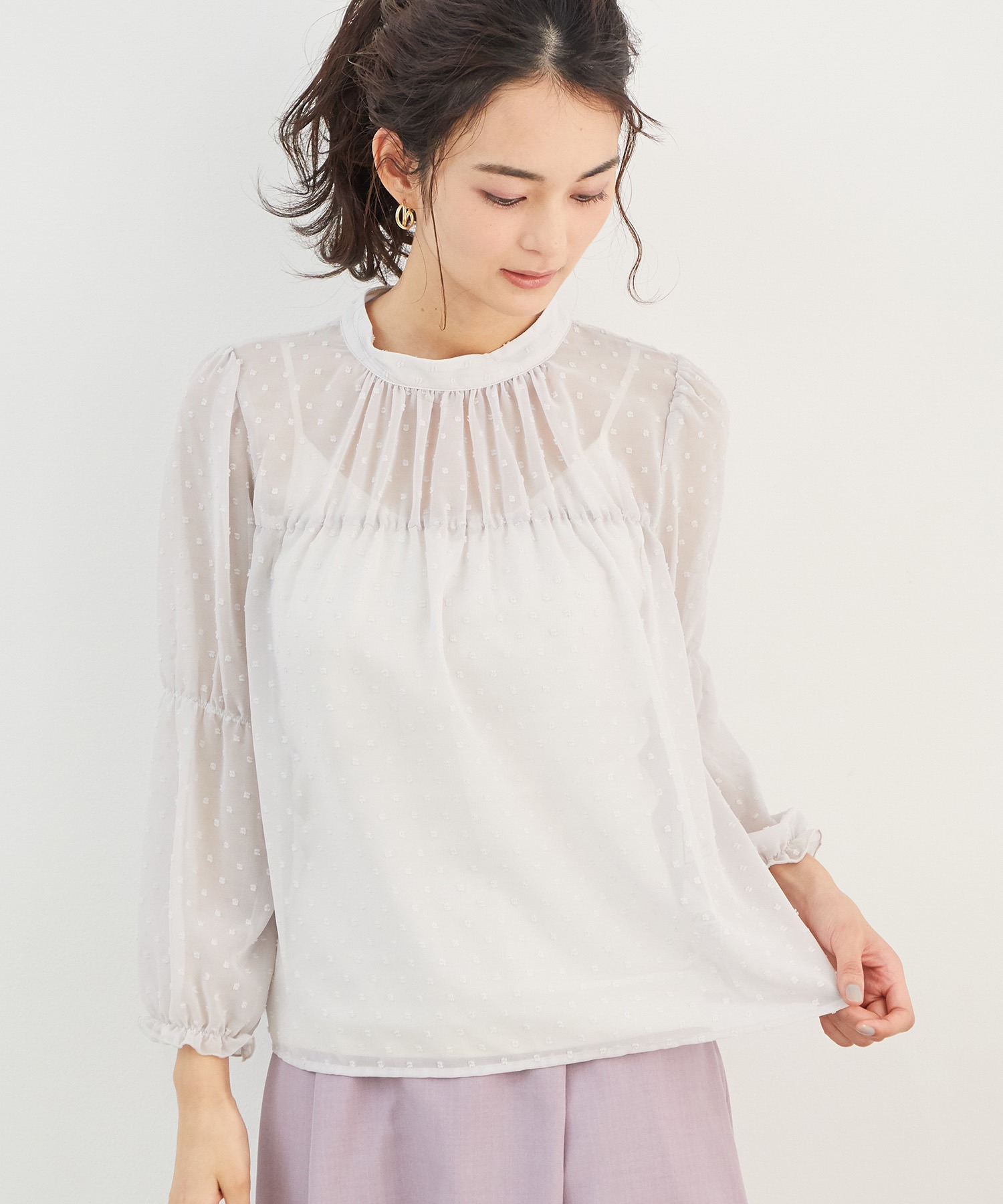 轻熟迷人风边透视木耳植绒雪纺衫