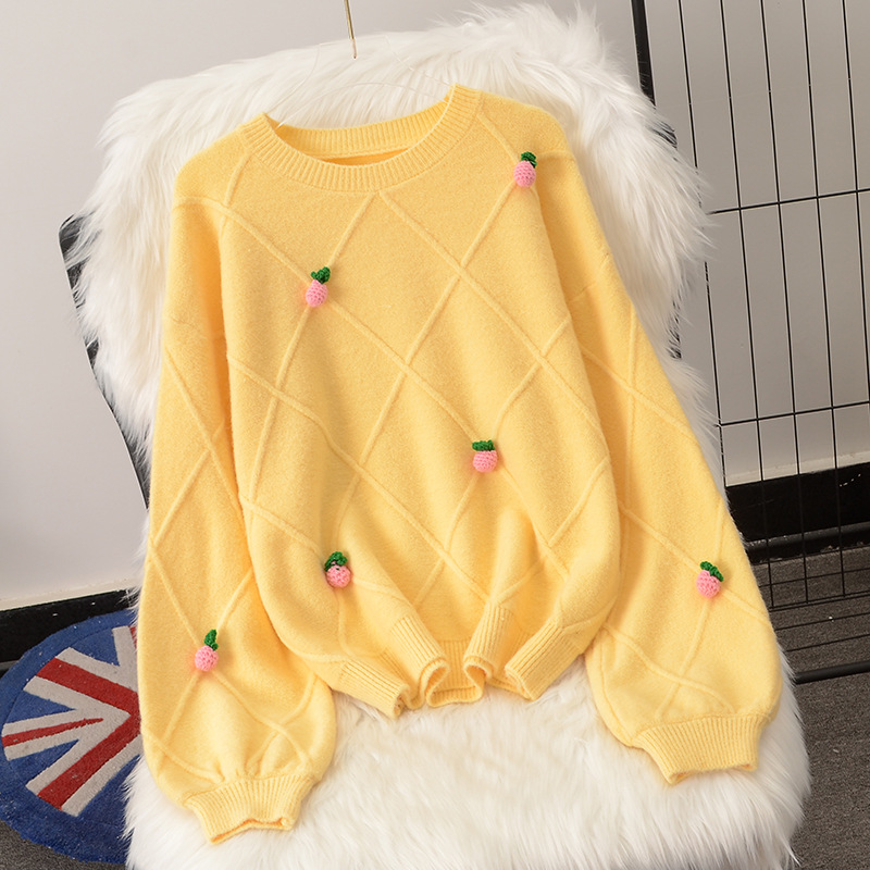 2022秋冬新款软糯套头毛衣女上衣草莓图案宽松慵懒灯笼袖针织衫