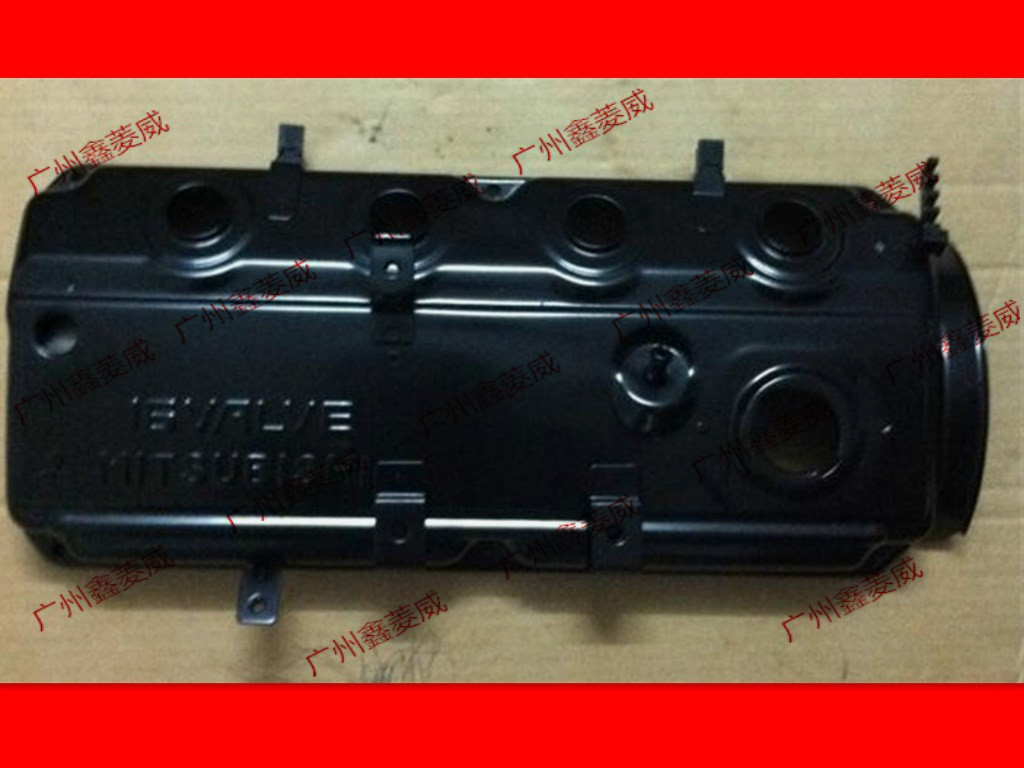 三菱帕杰罗V31气门室盖气门盖