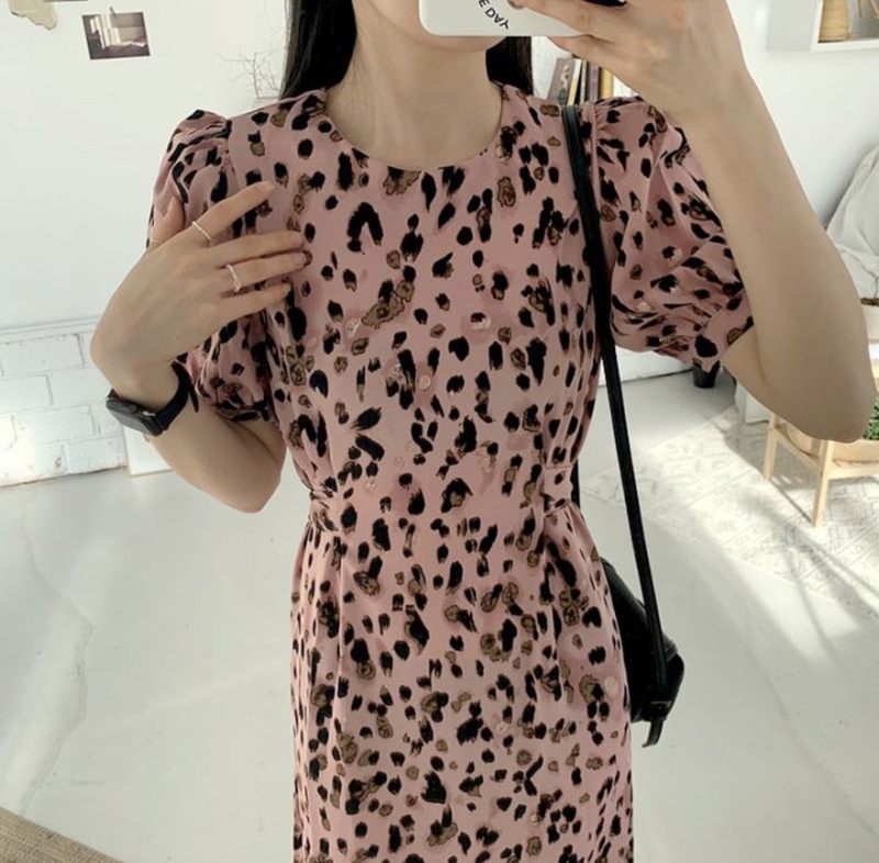 Ghost horse girl round neck bubble sleeve Pink Leopard Chiffon Dress