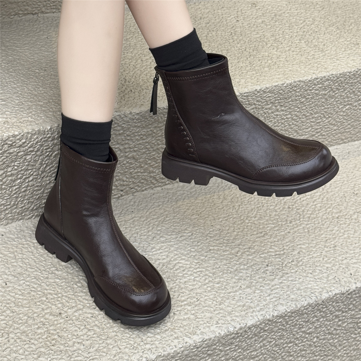 恋典厚底加绒马丁靴女2025冬新款短靴百搭英伦风粗跟软底切尔西靴