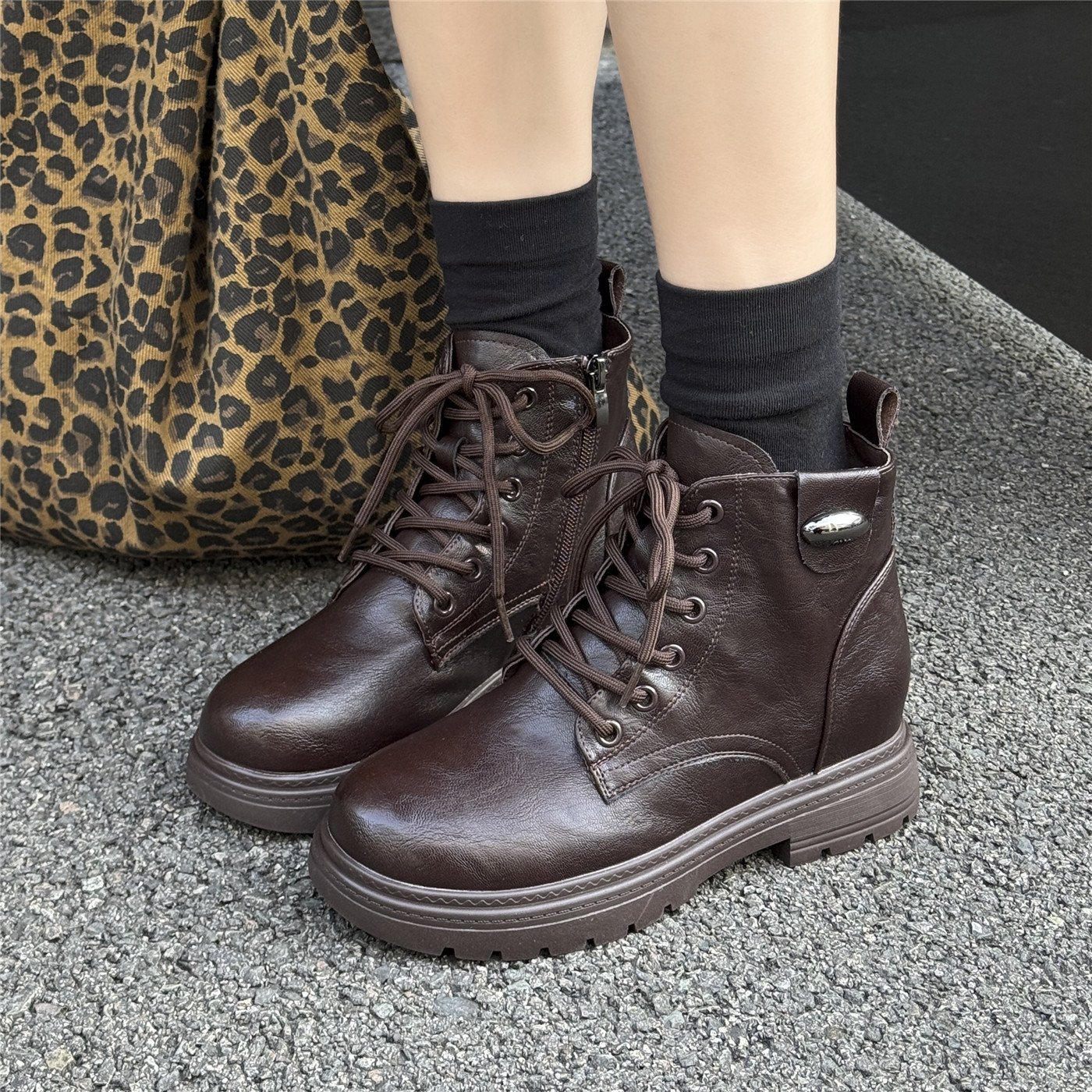 恋典厚底加绒马丁靴女2025冬季新款英伦风显脚小百搭真皮机车短靴