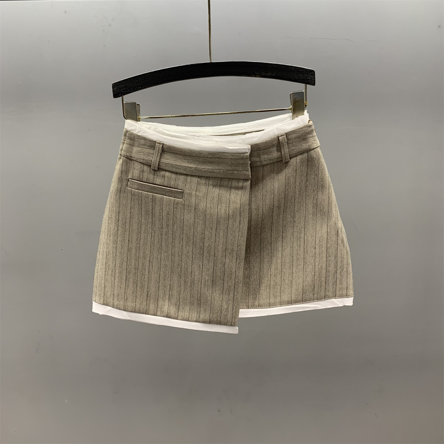 不规则条纹西装半身裙女2026春夏新款高腰显瘦防走光a字包臀短裙