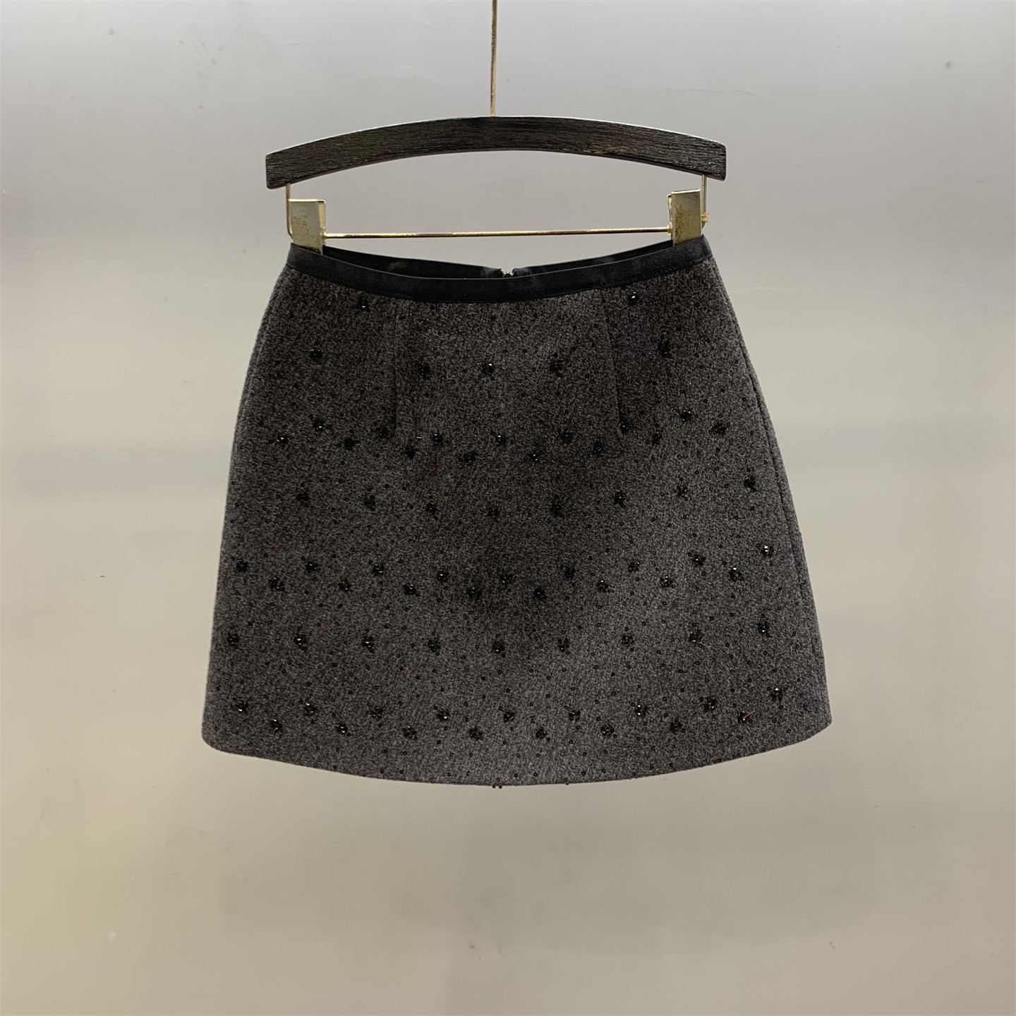 烫钻亮片撞色高腰毛呢半身裙女2026秋冬新款百搭显瘦a字包臀短裙