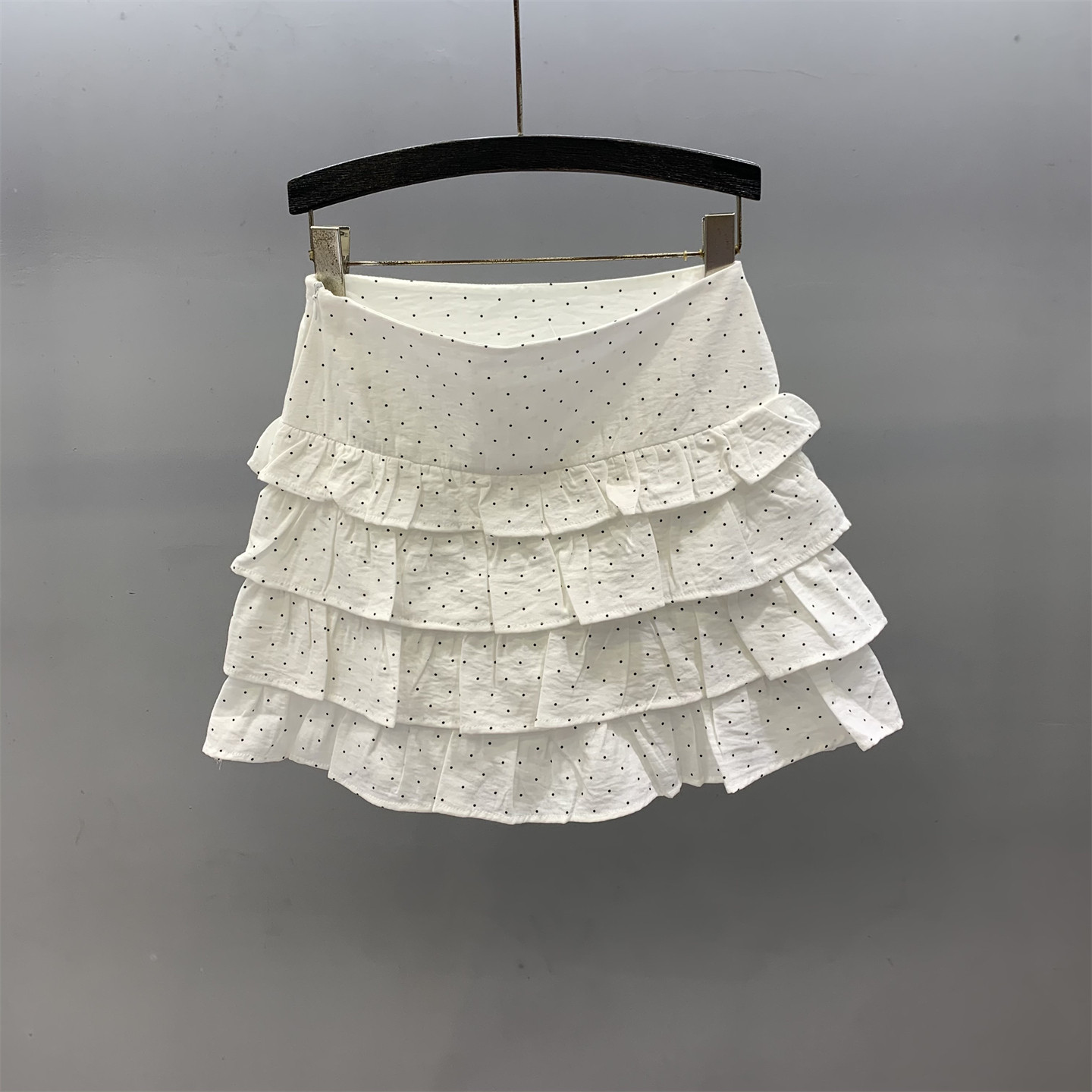 白色波点蛋糕裙半身裙女2026年夏季新款韩系减龄显瘦A字蓬蓬短裙