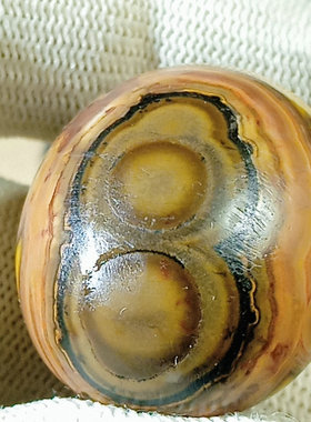 天然图形葫芦镶嵌黄色玛瑙奇石