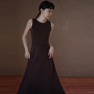 哈齿小姐 轻薄软糯空气层显瘦弹力合身收腰A字裙摆通勤背心连衣裙