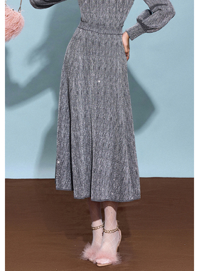 CHICHY高级感灰色长半裙CW5C002244(不含针织衫）