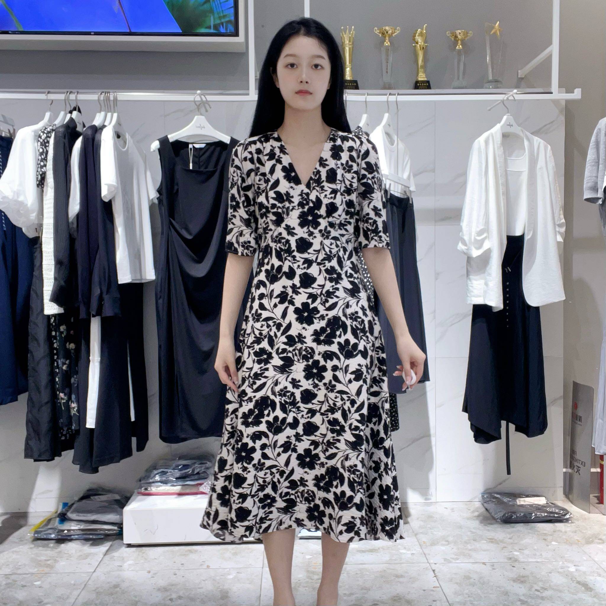 伊芙丽女士优雅时尚连衣裙连身衣1G7691601