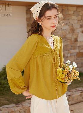 白鹿语通勤镂空法式小衫V领设计感小众气质衬衫衬衣女温柔上衣HY50237