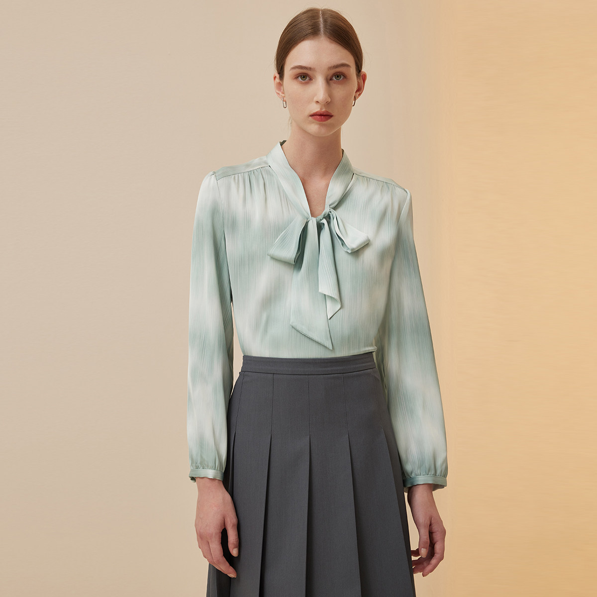 PRICH秋水墨渐变微褶肌理法式飘带垂感设计修身衬衫女PRBAD3806M