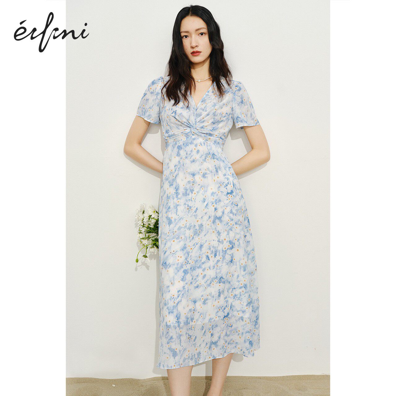 伊芙丽女士优雅时尚蓝色碎花度假连衣裙1F4390682