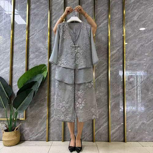 新中式大尺码女装盘扣V领