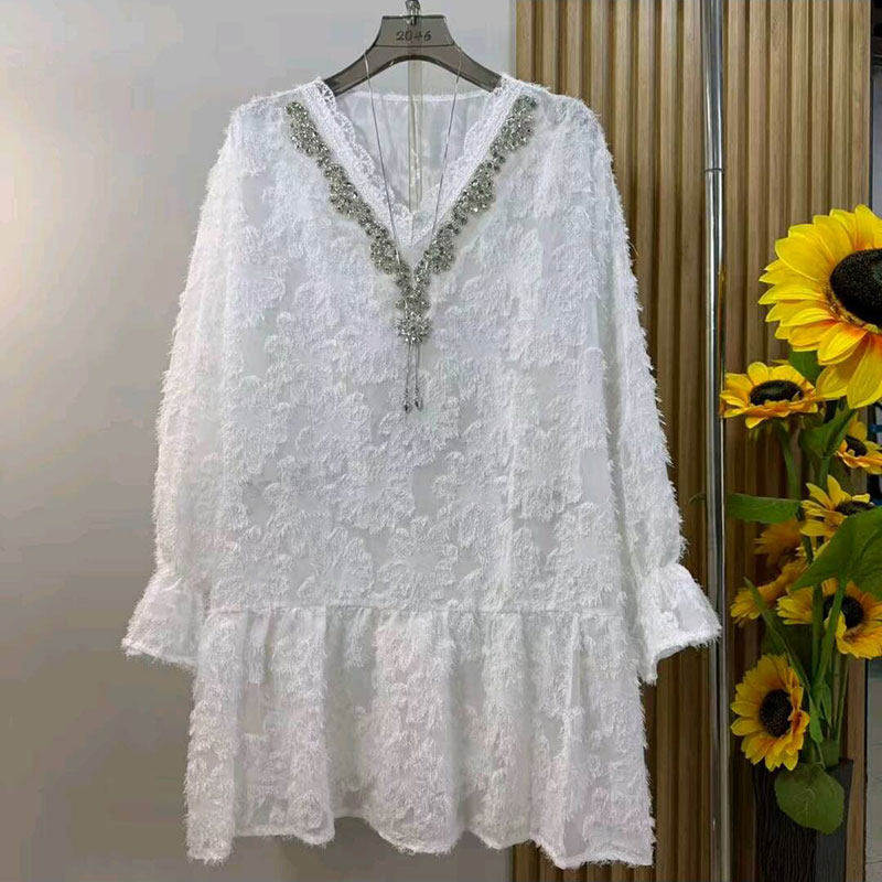 2026春季新款欧货气质V领重工亮钻女人衫大码女装胖mm中长款上衣