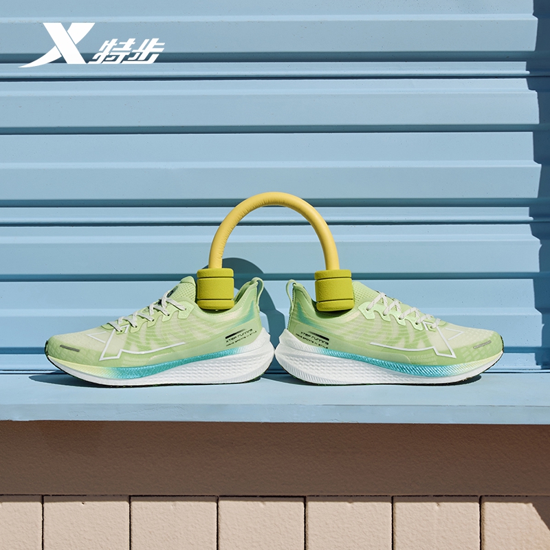 特步两千公里跑鞋男鞋