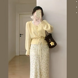 法式温柔风黄色碎花连衣裙子女早春季2026新款韩系巨好看套装长裙