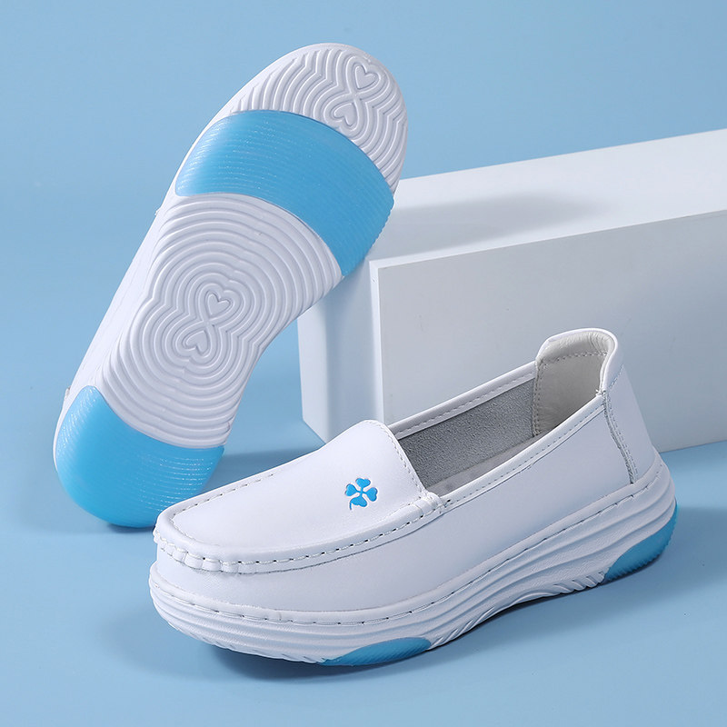 春夏季护士鞋女平跟软底防滑舒适不累脚白色镂空透气防臭工作单鞋