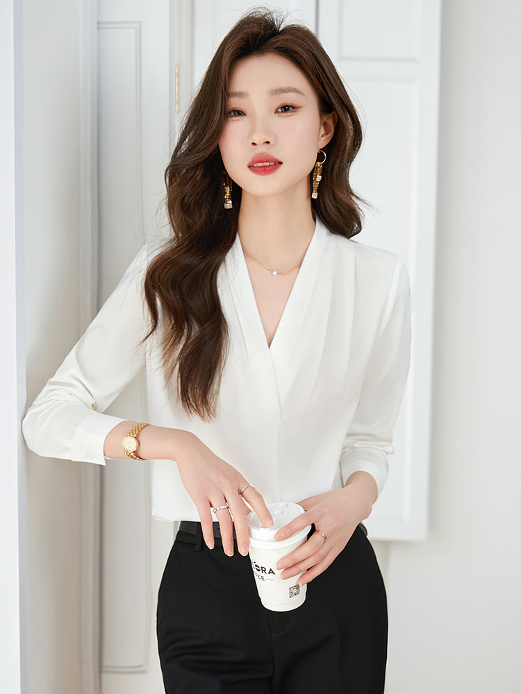 女式V领白衬衫2025新款高端雪纺专业正装与缎衬衫夏季