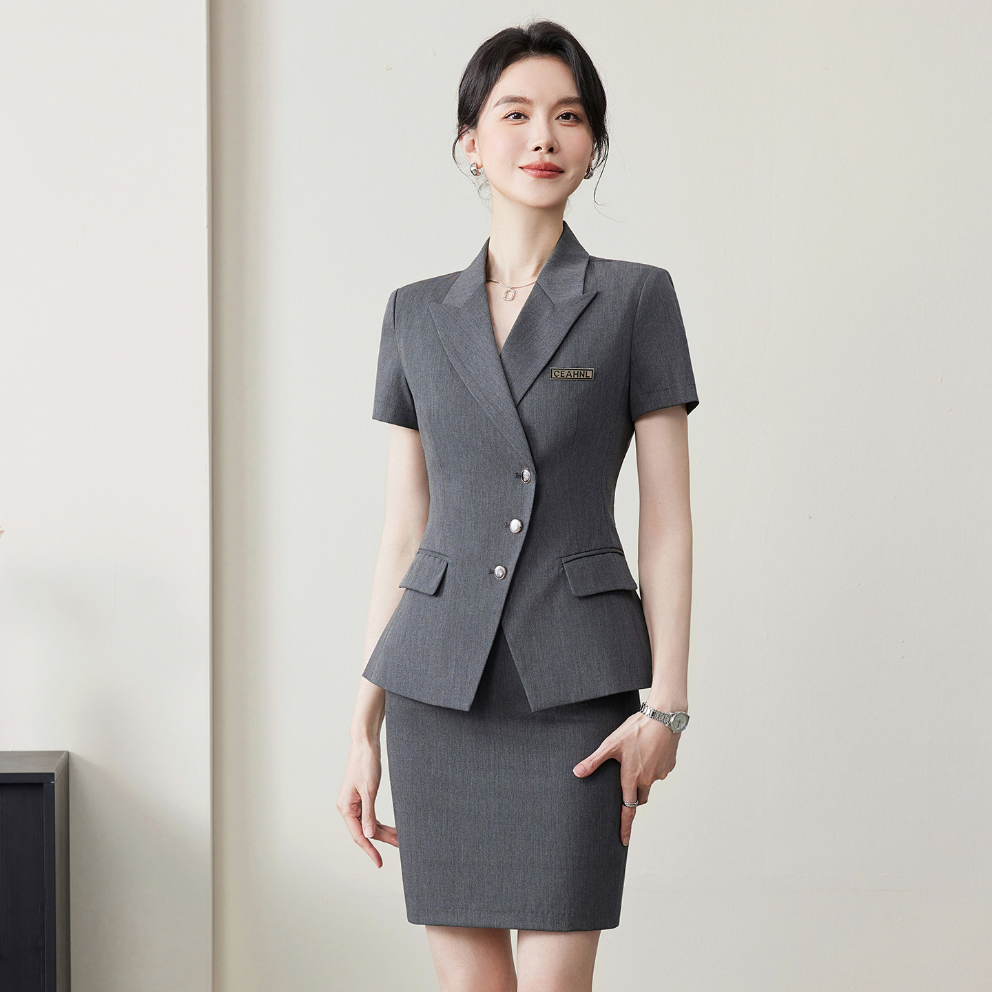 灰色西装套装女夏季2026新款高端酒店前台工装珠宝店美容院工作服