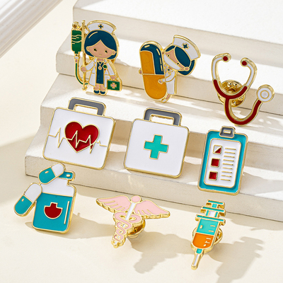 超萌医护主题胸针套装礼物