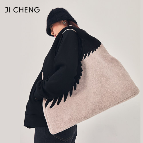 中国设计师原创Ji Cheng吉承摇粒绒翅膀刺绣挎包潮流单肩LAC00154