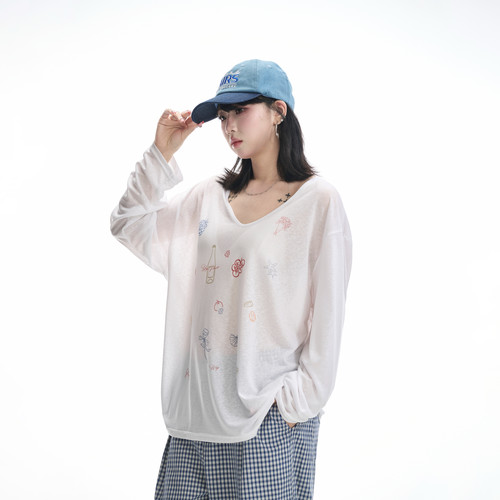 2026年新款夏季白色V领印花慵懒风罩衫宽松薄款长袖T恤女休闲上衣