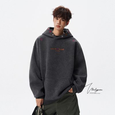 V37美式设计感民族风刺绣卫衣