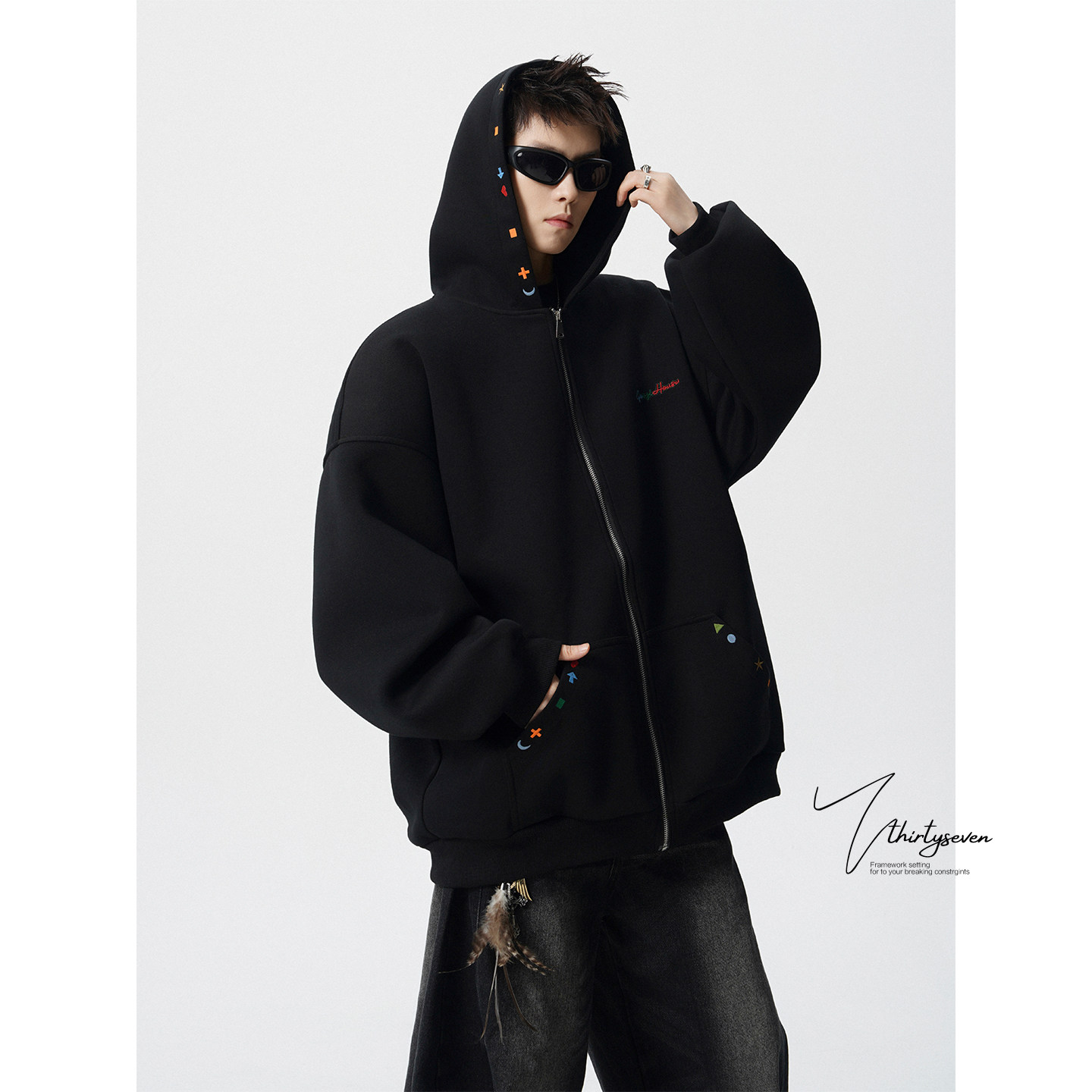 V37美式复古字母刺绣连帽夹克男春季户外设计感宽松显瘦开衫外套