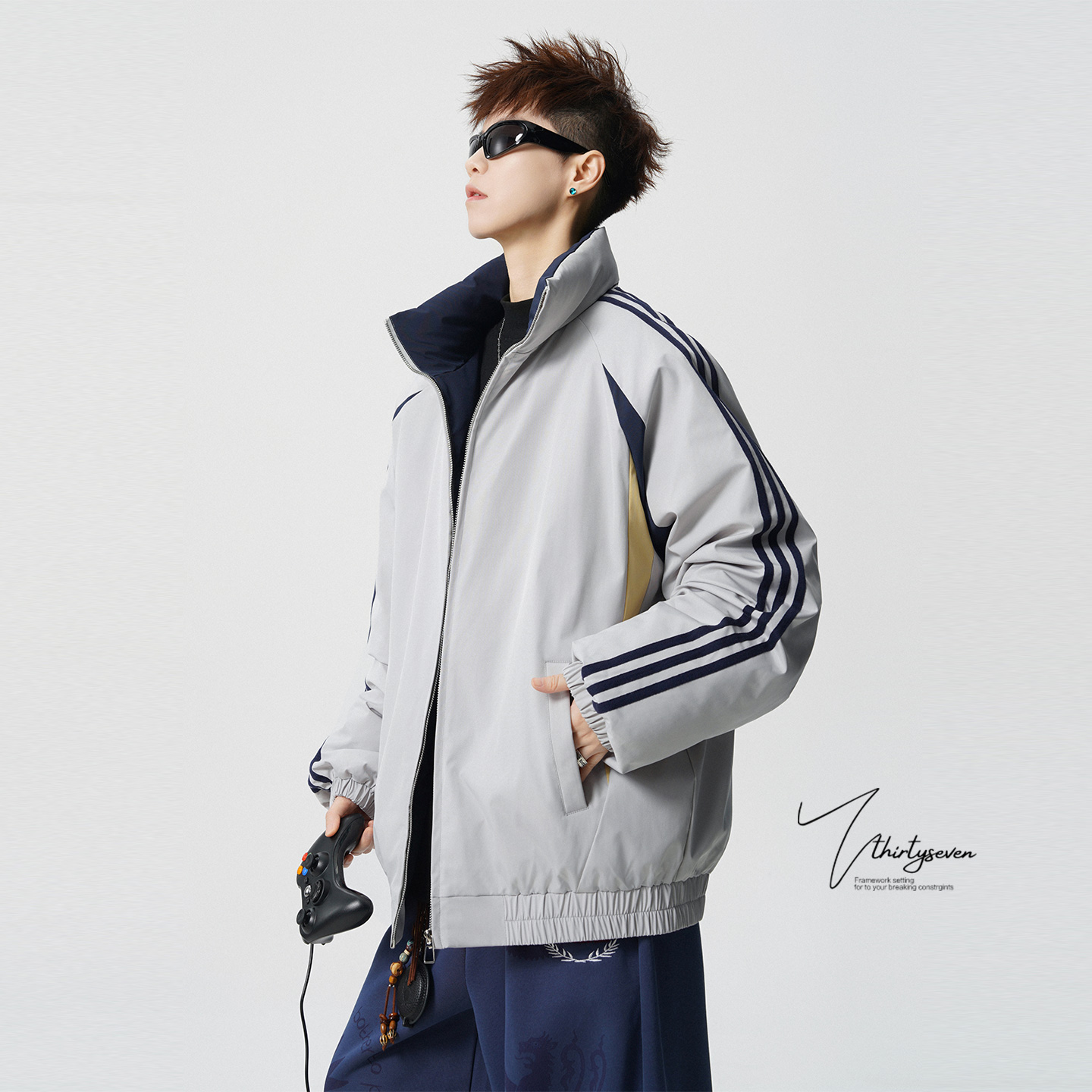 美式潮牌灰色条纹设计感立领棉服