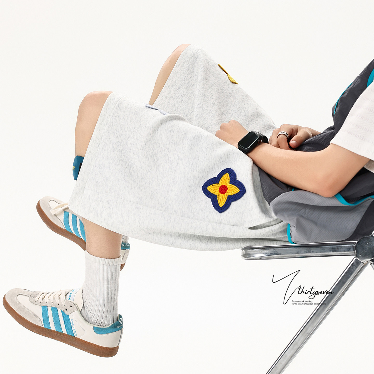 V37潮牌设计感花卉刺绣五分卫裤男夏美式青少年宽松阔腿运动短裤