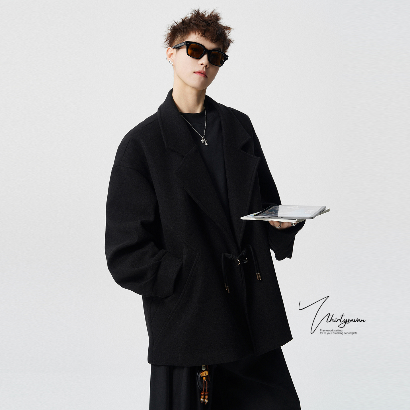 韩系高级感牛角扣毛呢大衣男