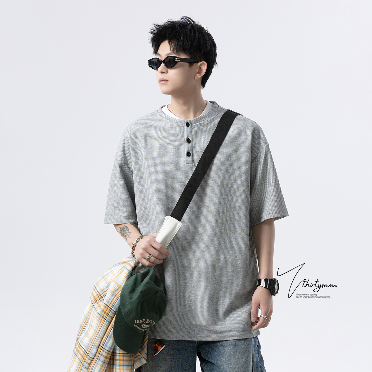 V37亨利领短袖t恤男2025