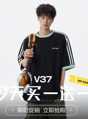 V37美式定制字母刺绣T恤男夏季黑色条纹拼接短袖休闲百搭半袖上衣