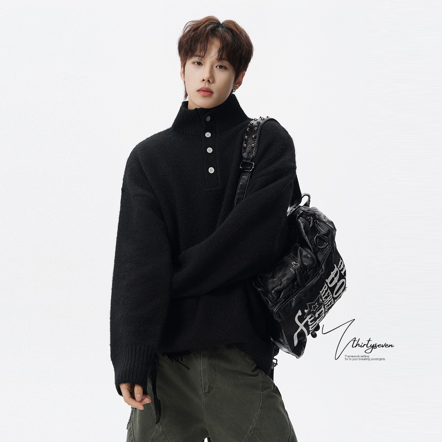 V37美式复古高领排扣针织衫