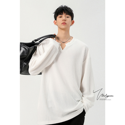 肌理设计款V领内搭长袖T恤