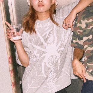 AVENUESON大道之子2025黑灰双色蜘蛛满印中文字纯棉短袖 T恤