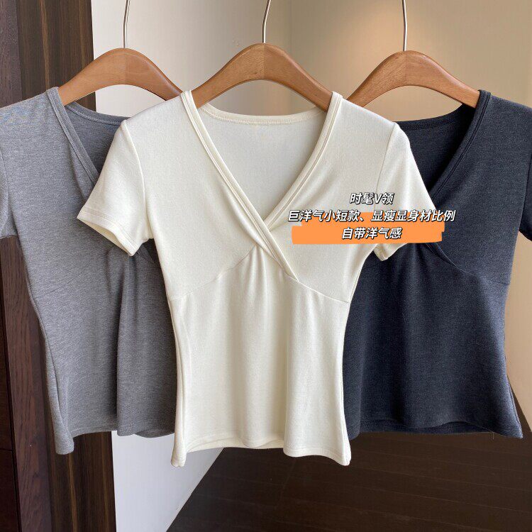 AMR UU◆巨洋气小短款 时髦V领正肩修身显瘦短袖T恤女春夏2026新