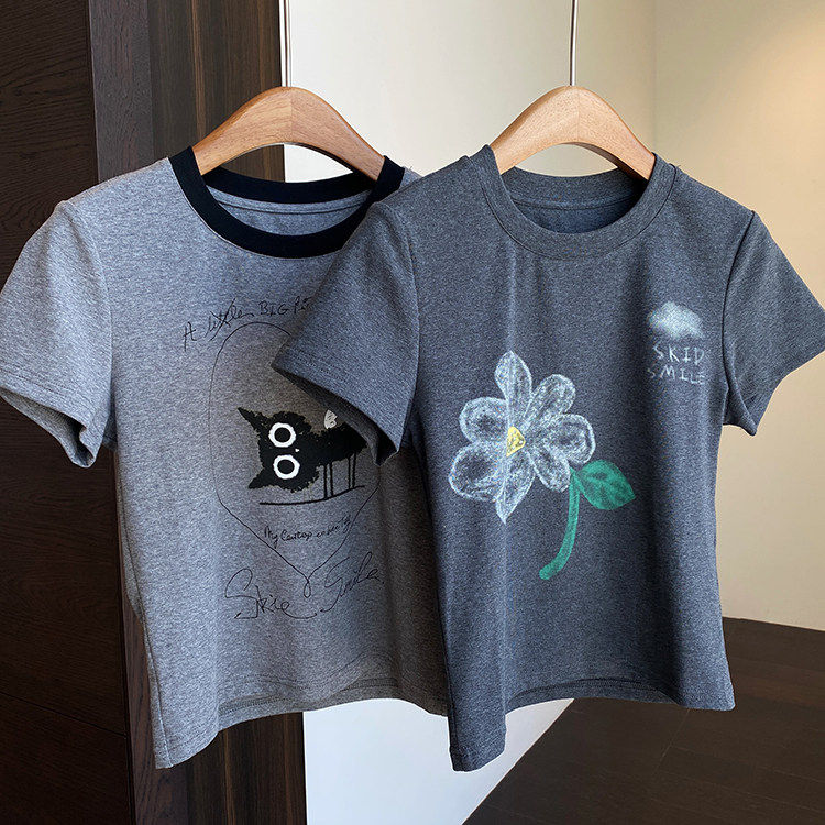 短款显瘦灰色卡通印花短袖T恤