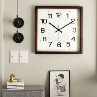 实木简约静音正方形挂钟客厅大钟表现代新中式