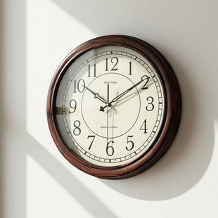 实木静音圆形挂钟美式 复古简约现代原木家用客厅卧室石英钟606S