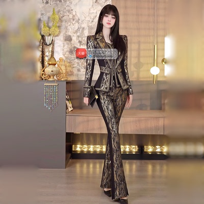 VJE早春气场强大西装套装2026新款复古暗纹外套微喇叭裤两件套