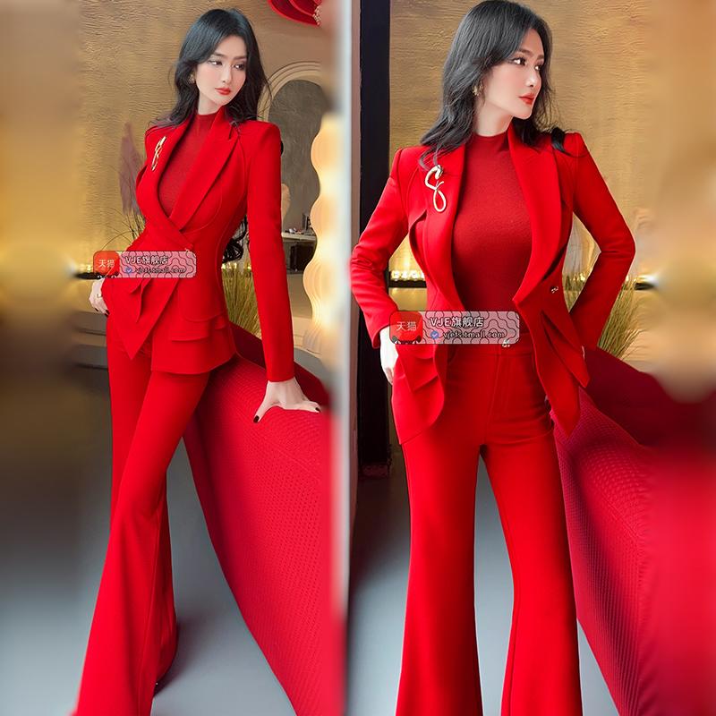 红色高端职业装西装套装