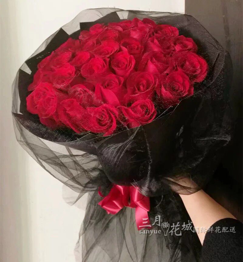 M 悉尼送花33玫瑰花束马德里七夕情人节送花国外阿德莱德鲜花速递