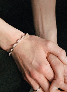 ABOAB925银厚镀金镶玛瑙极简质感