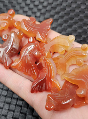 冰种红玛瑙金鱼玉石挂件